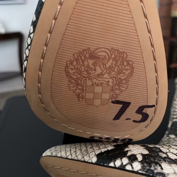 VINCE CAMUTO.  BOOTS - Picture 8 of 8